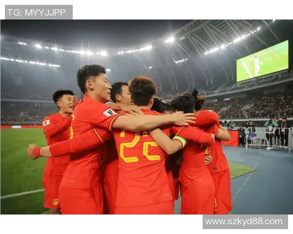 国足热身赛迎战泰国备战2018亚洲杯全力以赴展现团队实力